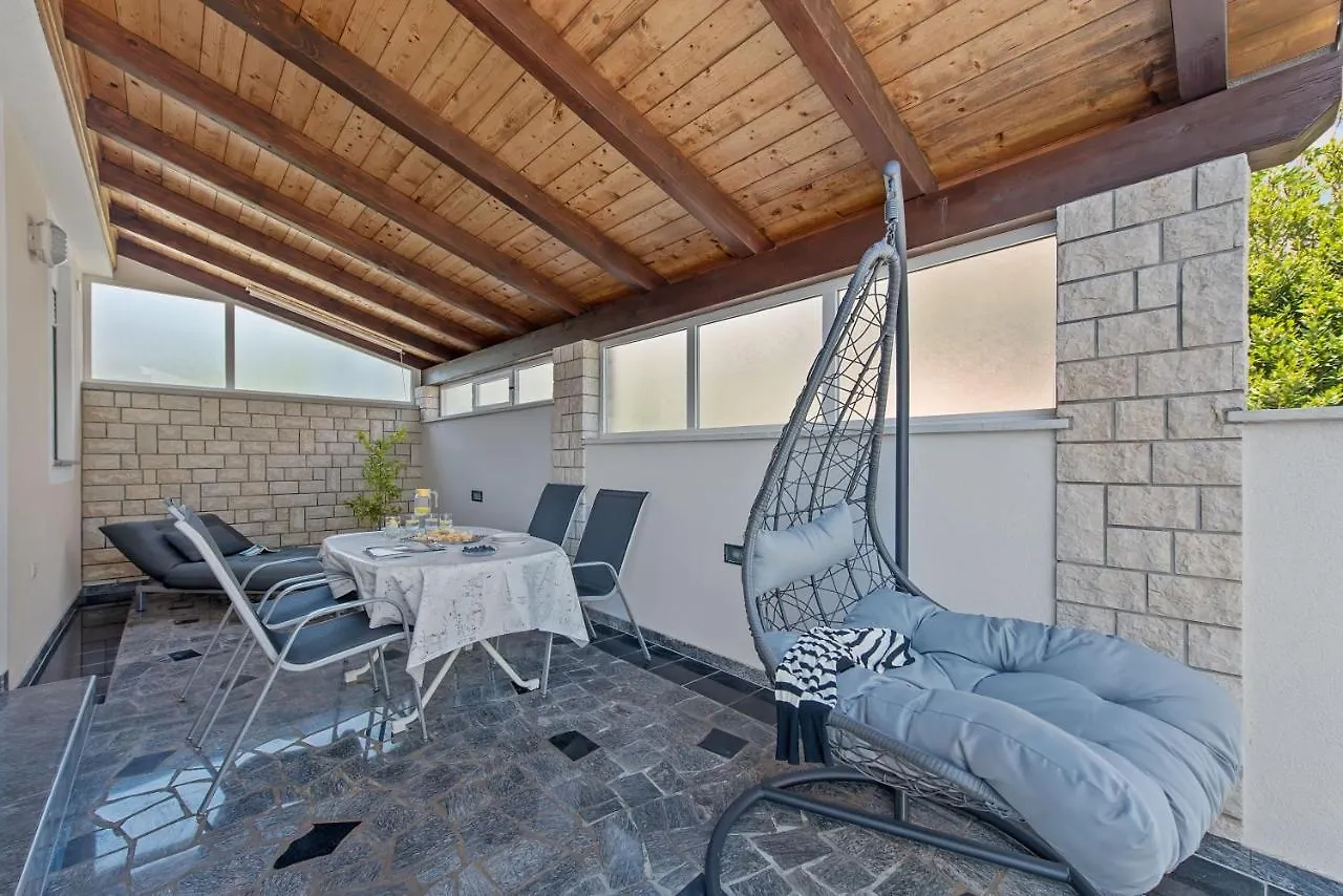 Summer House Pula