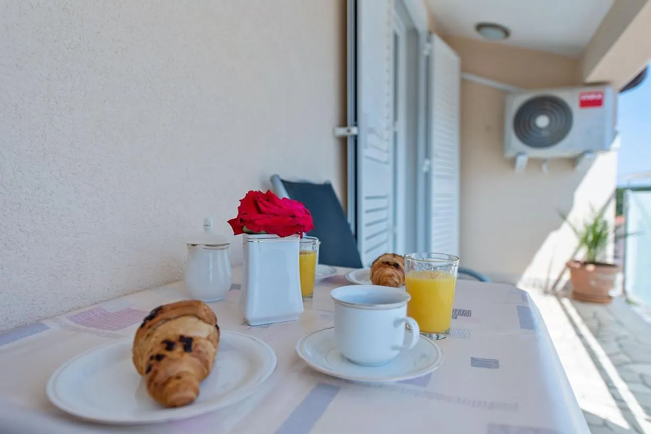 Summer House Pula Apartment
